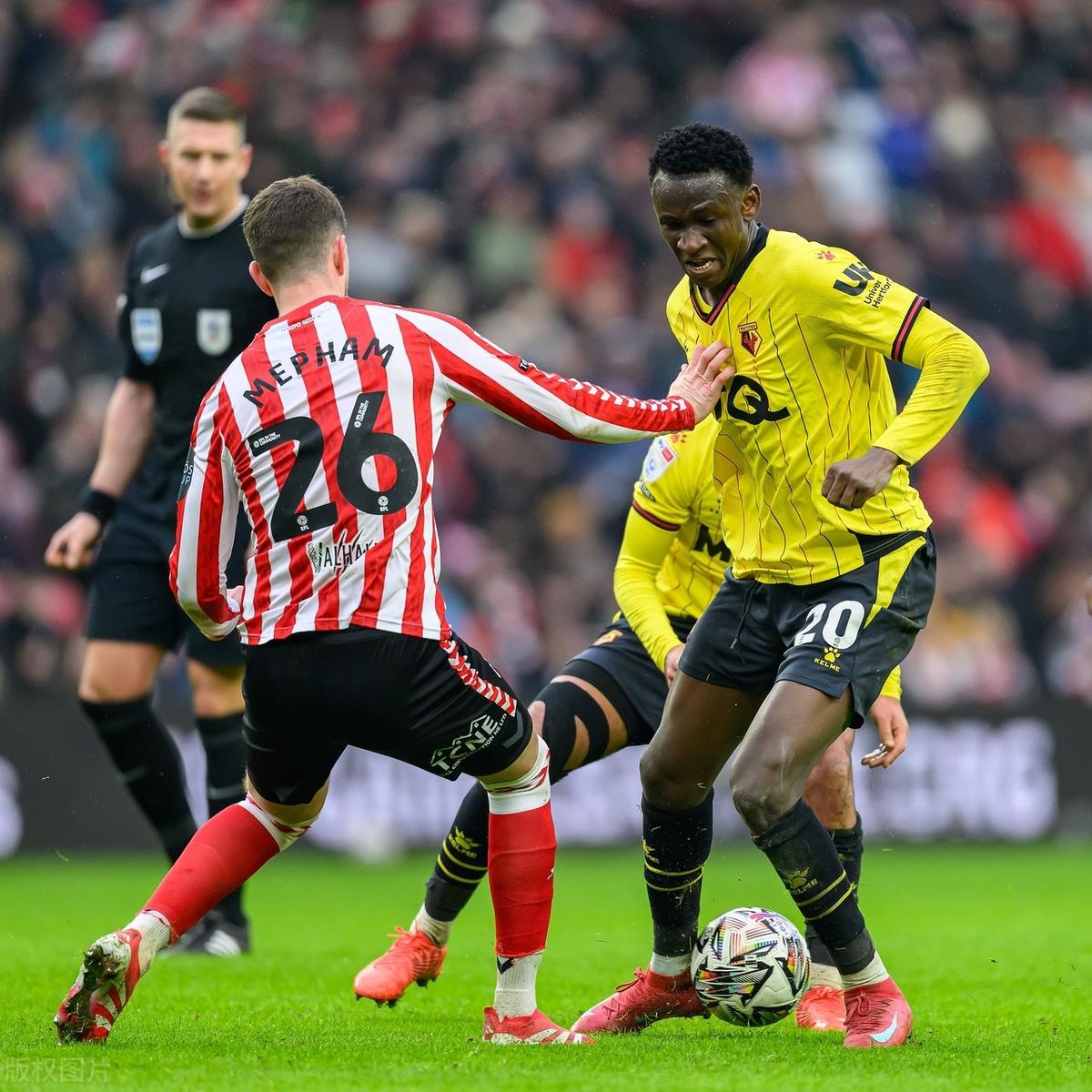 利兹联主场惊险胜出,重回胜利轨道的简单介绍 利兹联主场惊险胜出,重回胜利轨道的简单介绍