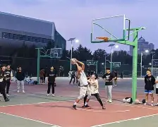 关于篮球赛场上风云突变,一幕幕精彩绝伦的信息 关于篮球赛场上风云突变,一幕幕精彩绝伦的信息