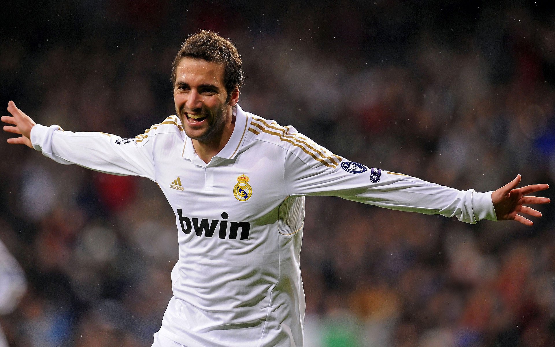 北非风暴席卷安菲尔德，格列兹曼关键一击，阿尔及利亚元素如何收割利物浦