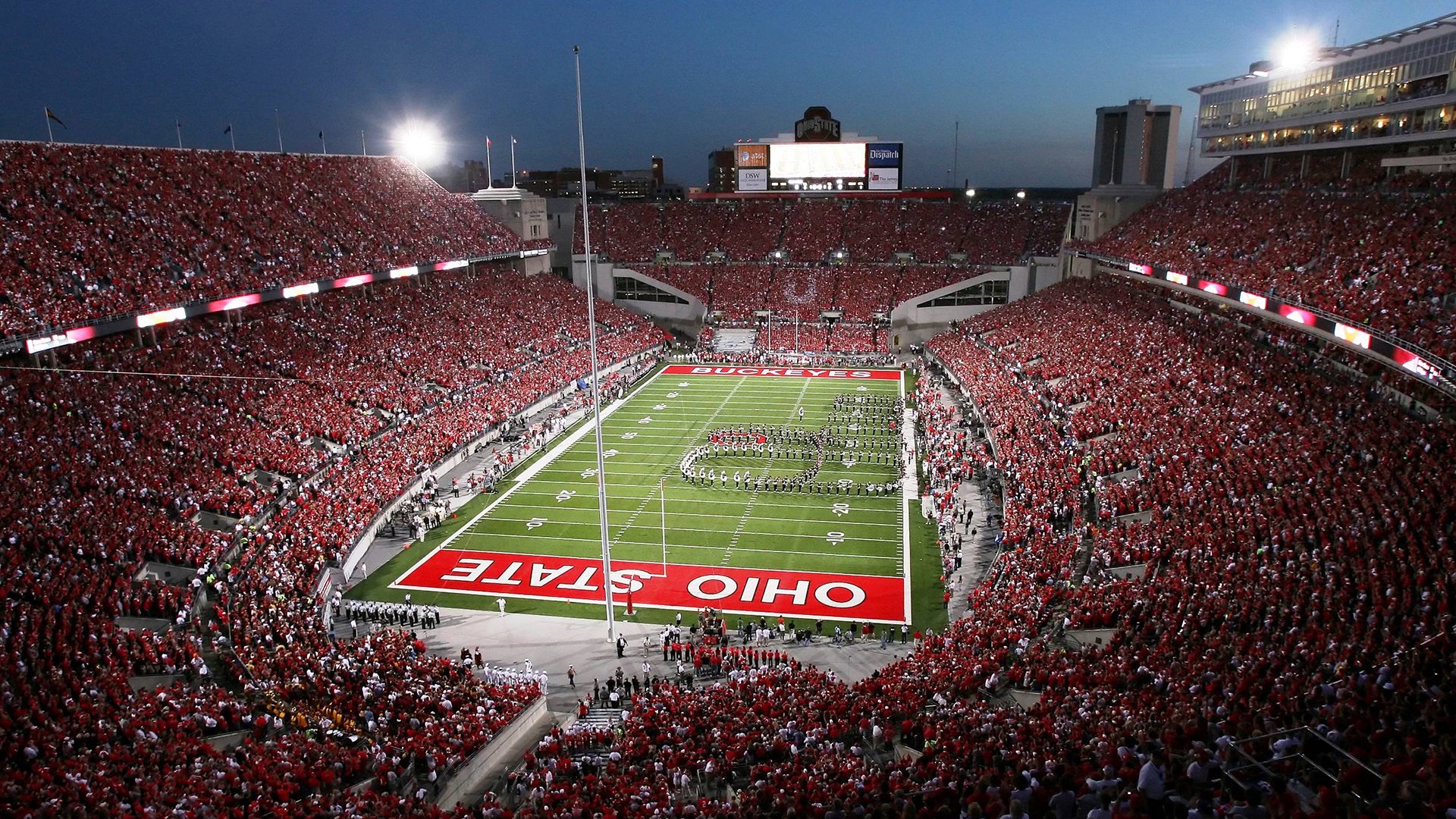 爱德华兹末节19分引爆紫金狂潮，湖人决胜时刻带走北京队