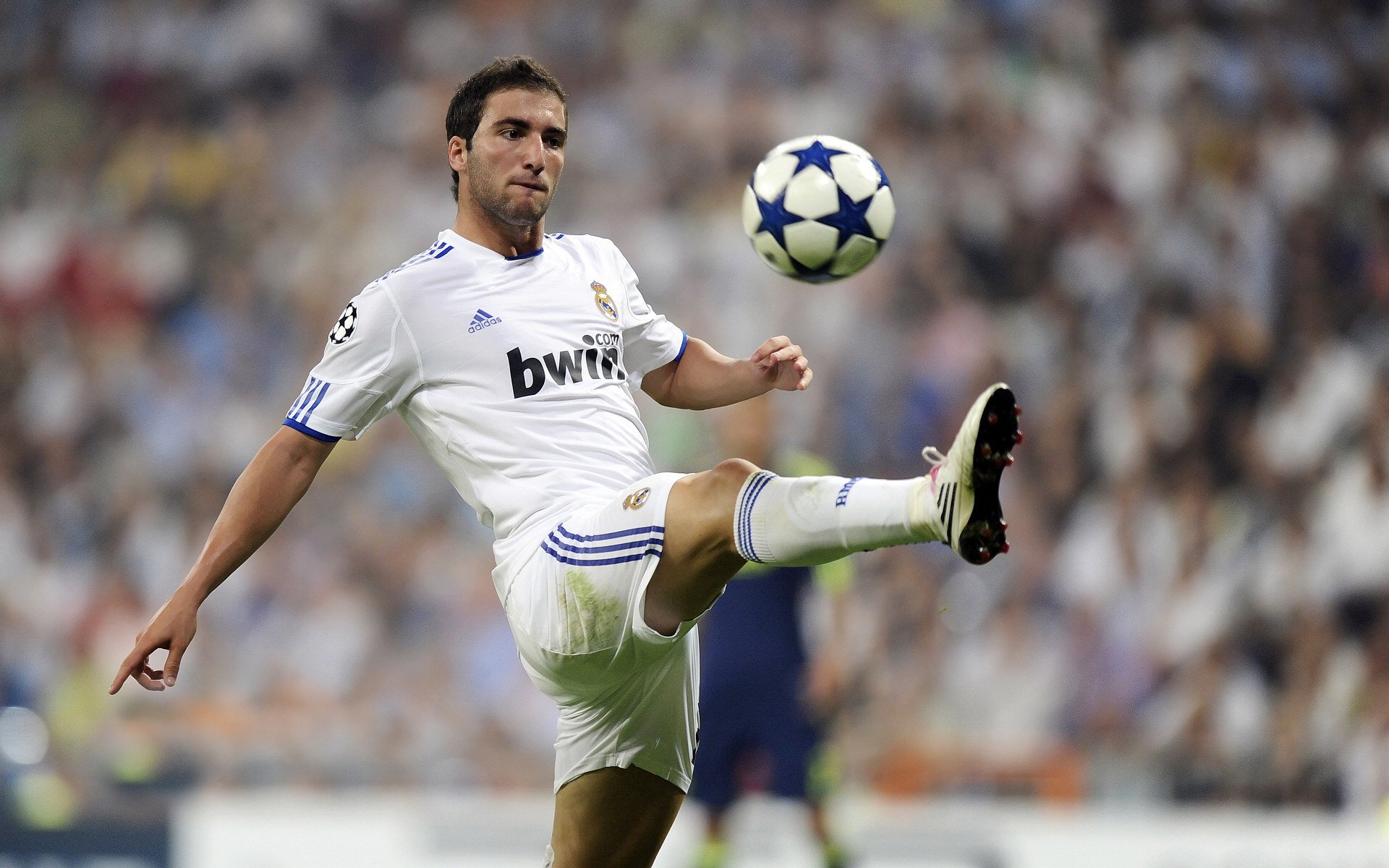 范戴克一锤定音，卡塔尔硬仗中力克巴萨的战术启示