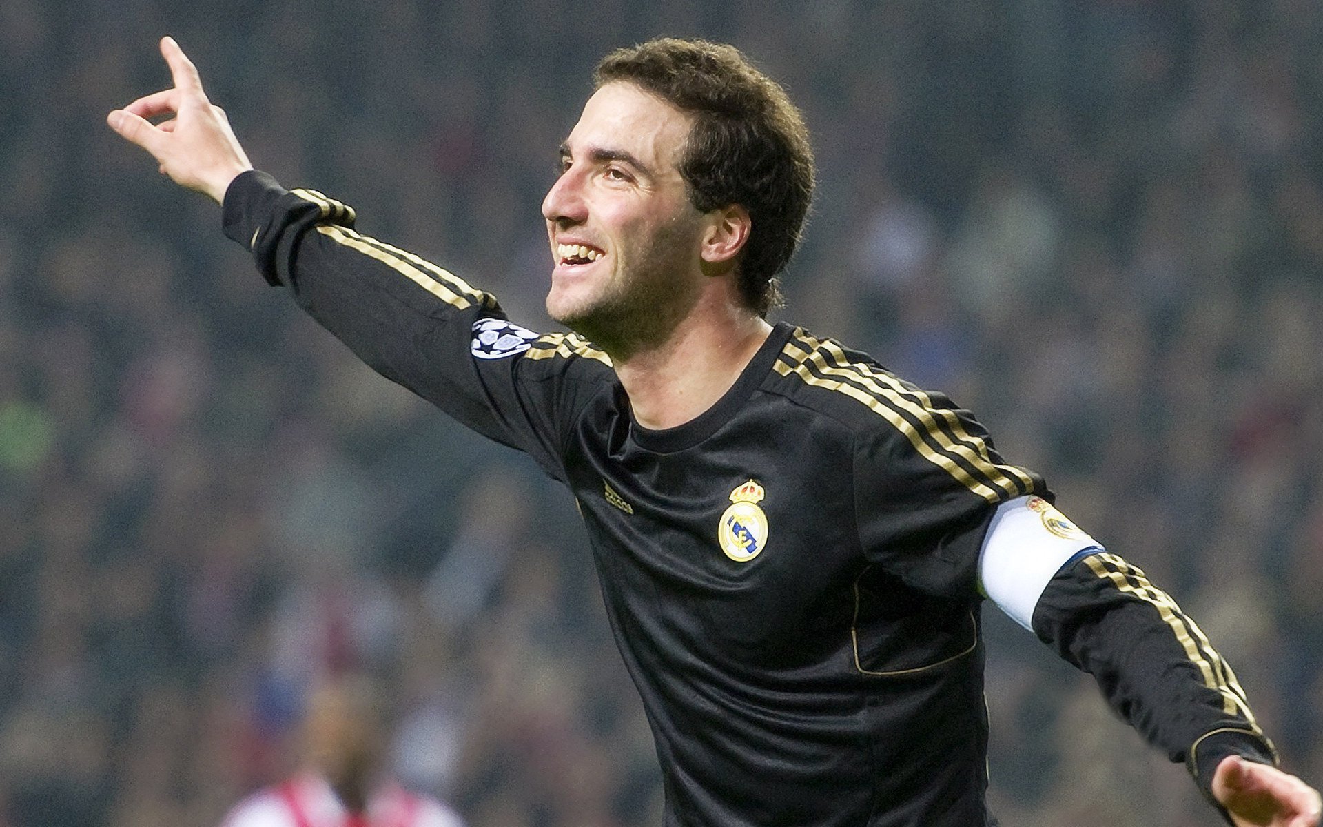 舞台的魔法，卢卡库的巨人身影与西班牙铁蹄下的米兰沉思